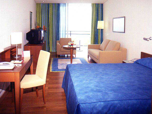����� Crown Plaza, ����