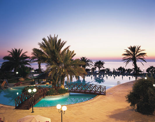 ����� Azia Beach, ����