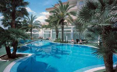 ����� Lillot Park Club, ����