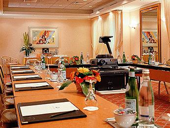 ����� Arc de Triomphe Paris Sofitel Demeure Hotels, ����