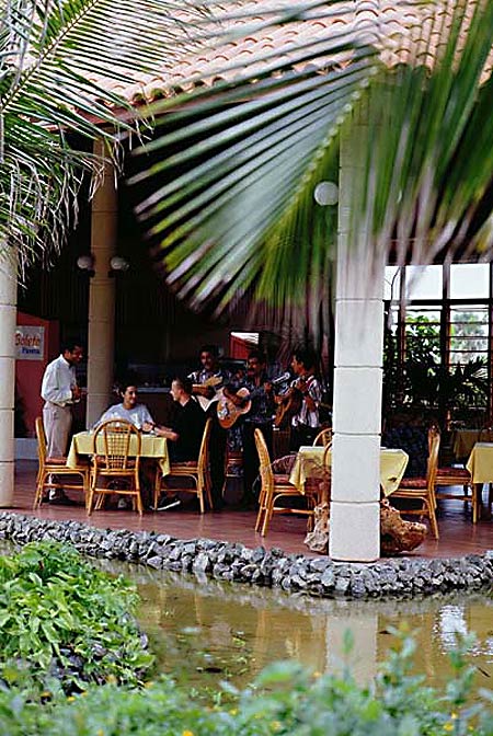 ����� Sol Sirenas Coral, ����