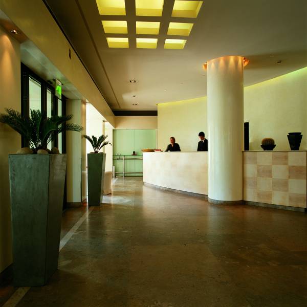 ����� Una Hotel Tocq, ����