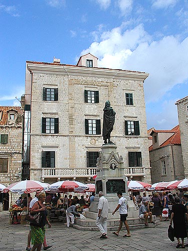 ����� The Pucic Palace, ����