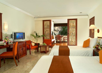 ����� Discovery Kartika Plaza, ����