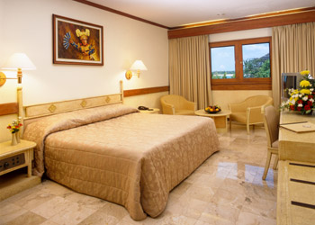 ����� Discovery Kartika Plaza, ����