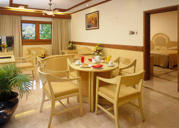 ����� Discovery Kartika Plaza, ����