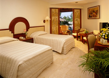 ����� Discovery Kartika Plaza, ����