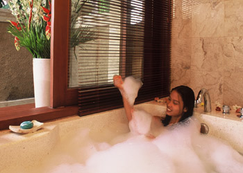 ����� Discovery Kartika Plaza, ����