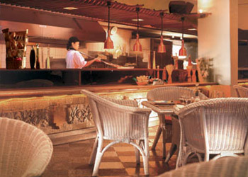 ����� Discovery Kartika Plaza, ����