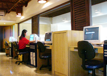 ����� Discovery Kartika Plaza, ����