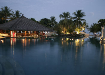 ����� Discovery Kartika Plaza, ����