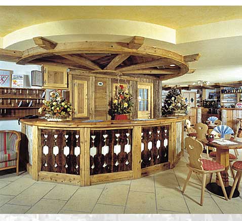 ����� Hotel & Club Bellevue Canazei, ����