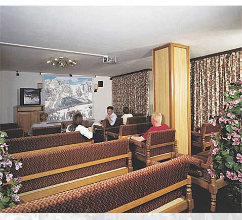 ����� Hotel & Club Bellevue Canazei, ����