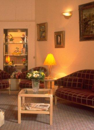 ����� Philip Elysees, ����