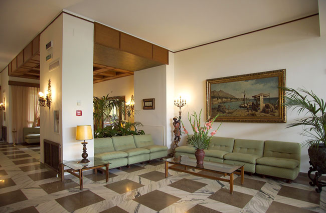 ����� Grand Hotel De La Ville, ����