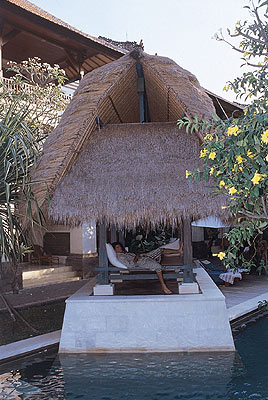 ����� Puri Santrian, ����