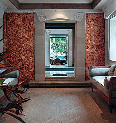 ����� Puri Santrian, ����